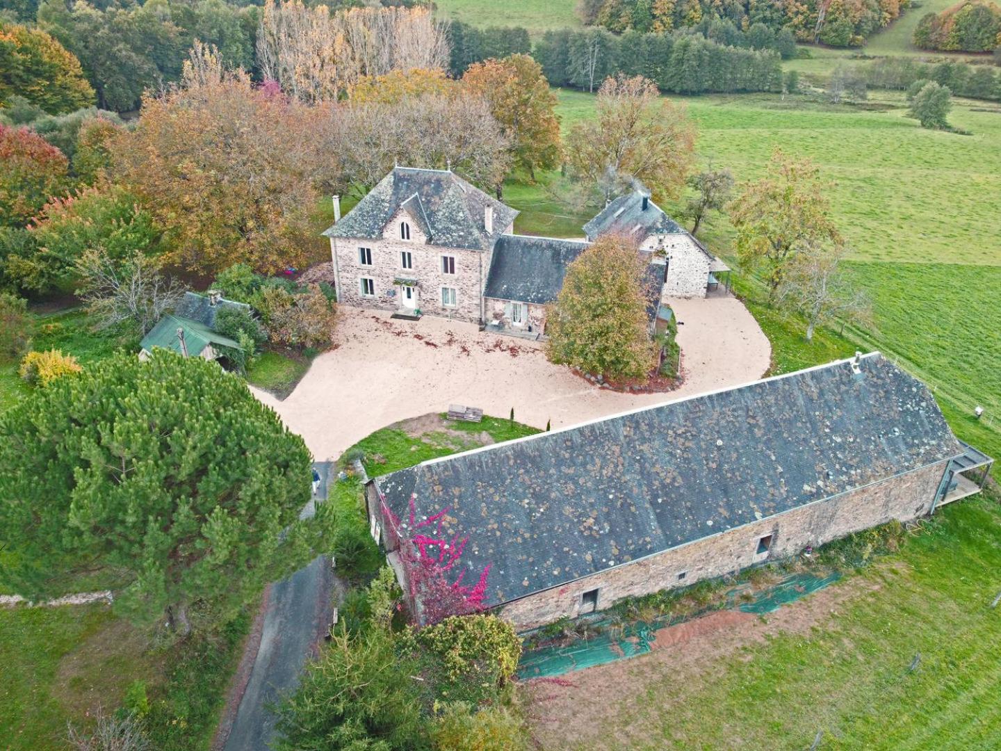 Bed and Breakfast Domaine De La Clauzade Saint-Germain-les-Vergnes Esterno foto