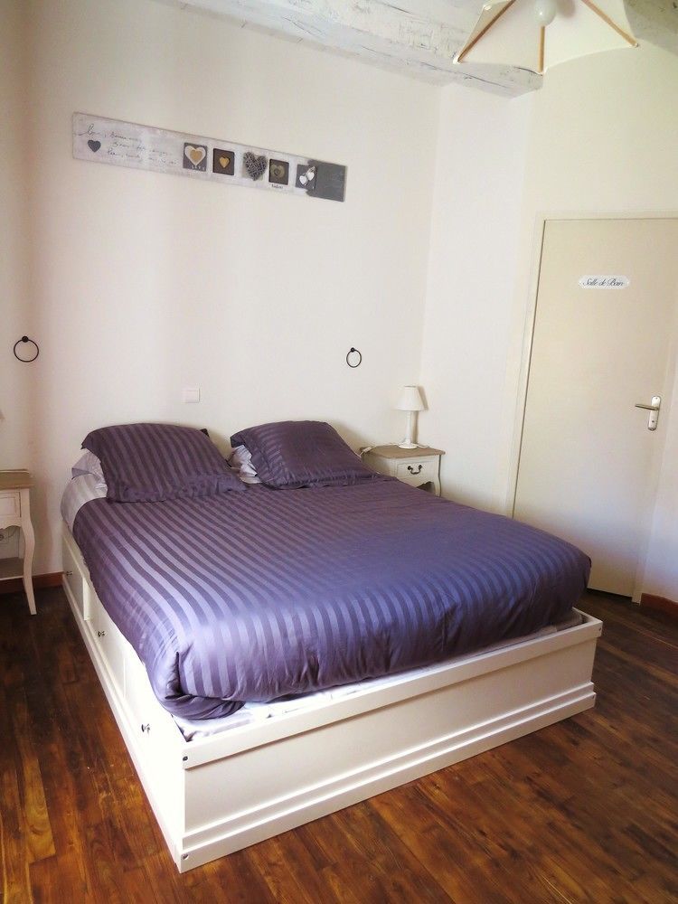 Bed and Breakfast Domaine De La Clauzade Saint-Germain-les-Vergnes Esterno foto