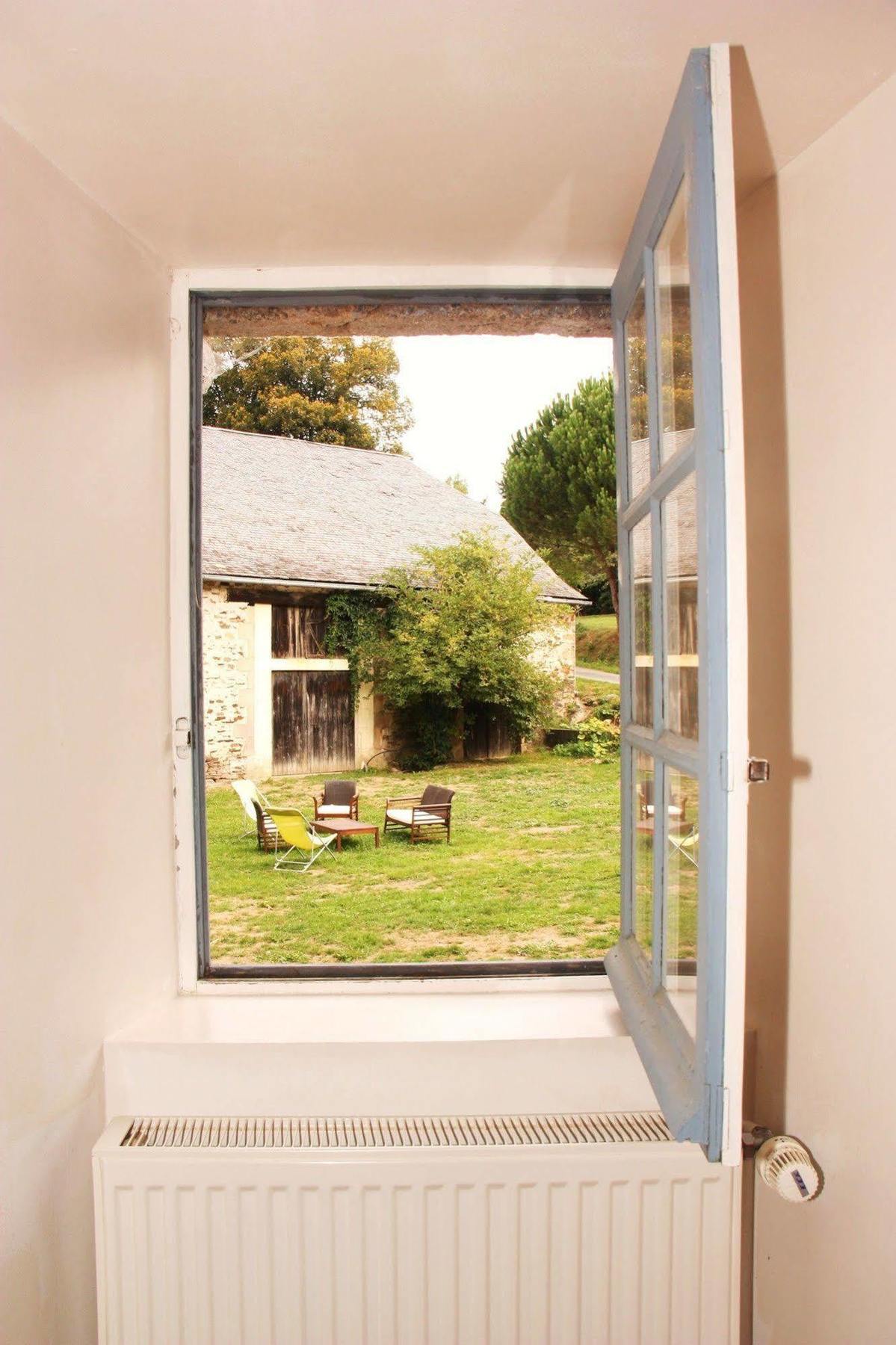 Bed and Breakfast Domaine De La Clauzade Saint-Germain-les-Vergnes Esterno foto