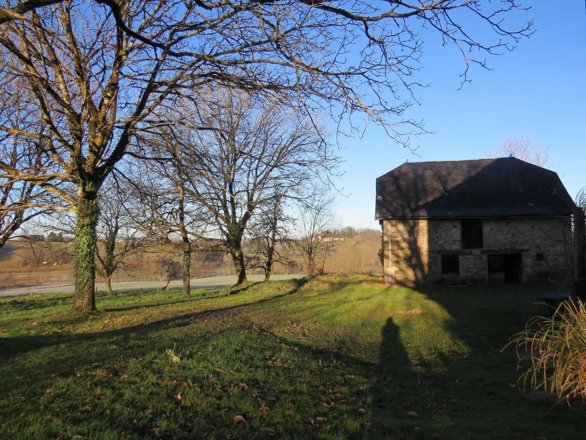 Bed and Breakfast Domaine De La Clauzade Saint-Germain-les-Vergnes Esterno foto